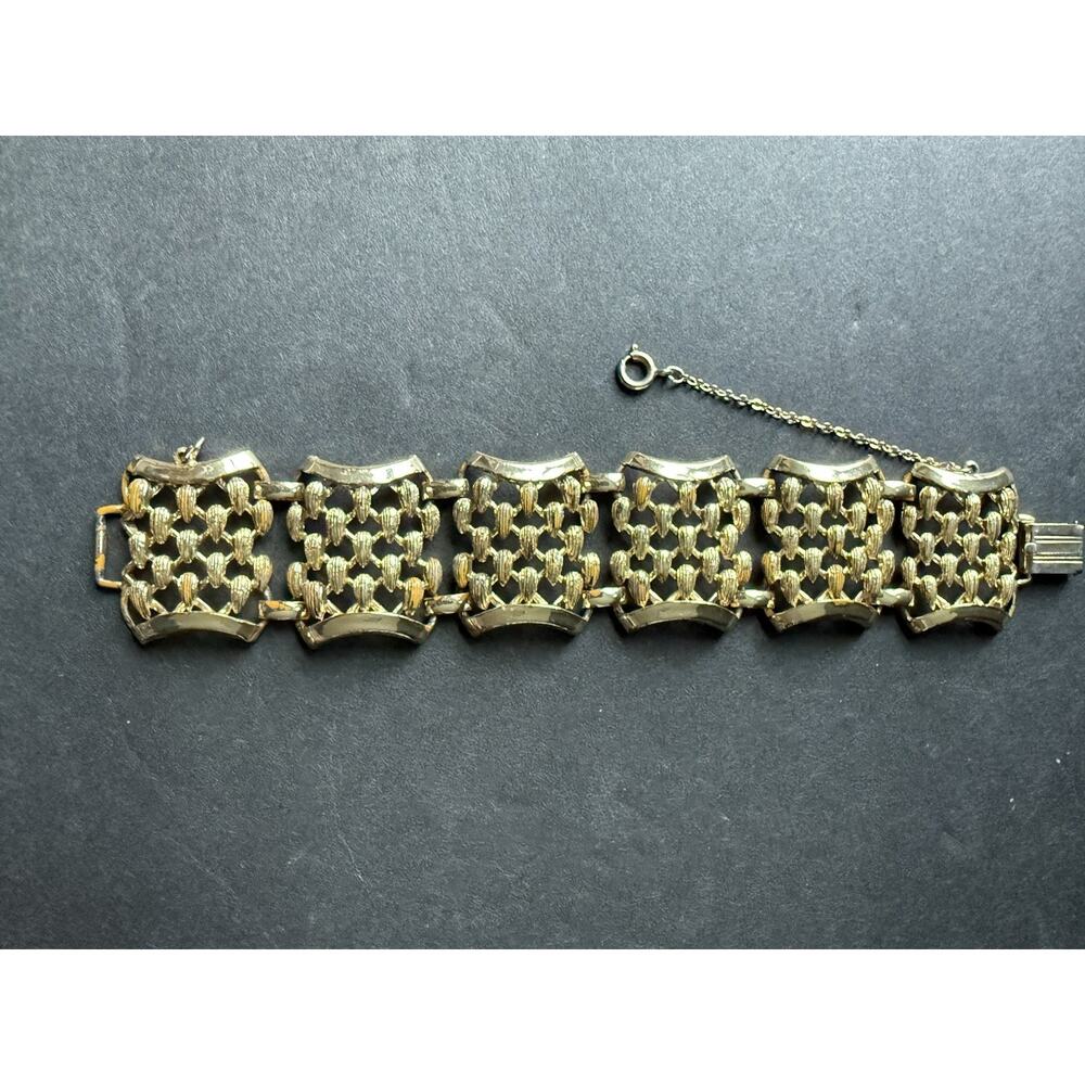 Vintage Coro Signed Goldtone Panel Link Wide Chunky Leaves 7” Retro Bracelet